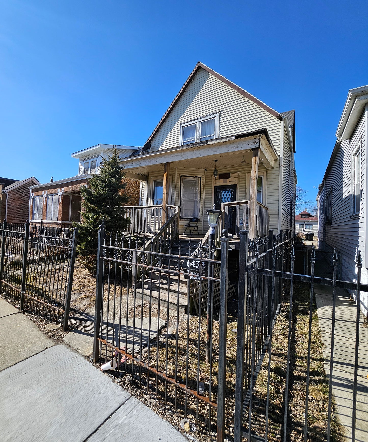 π₯ West Englewood Off-Market Gem β 4BR Home with High ROI Potential! π₯