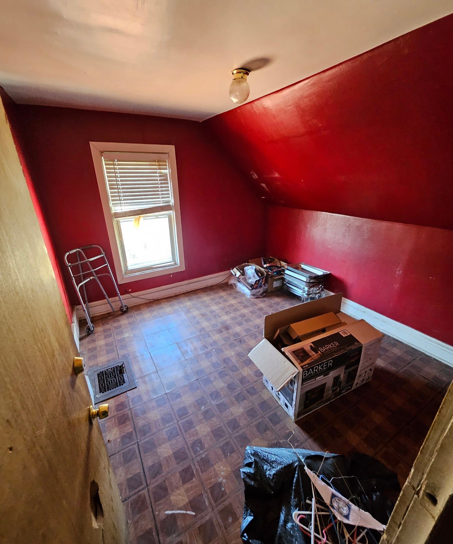 π₯ West Englewood Off-Market Gem β 4BR Home with High ROI Potential! π₯