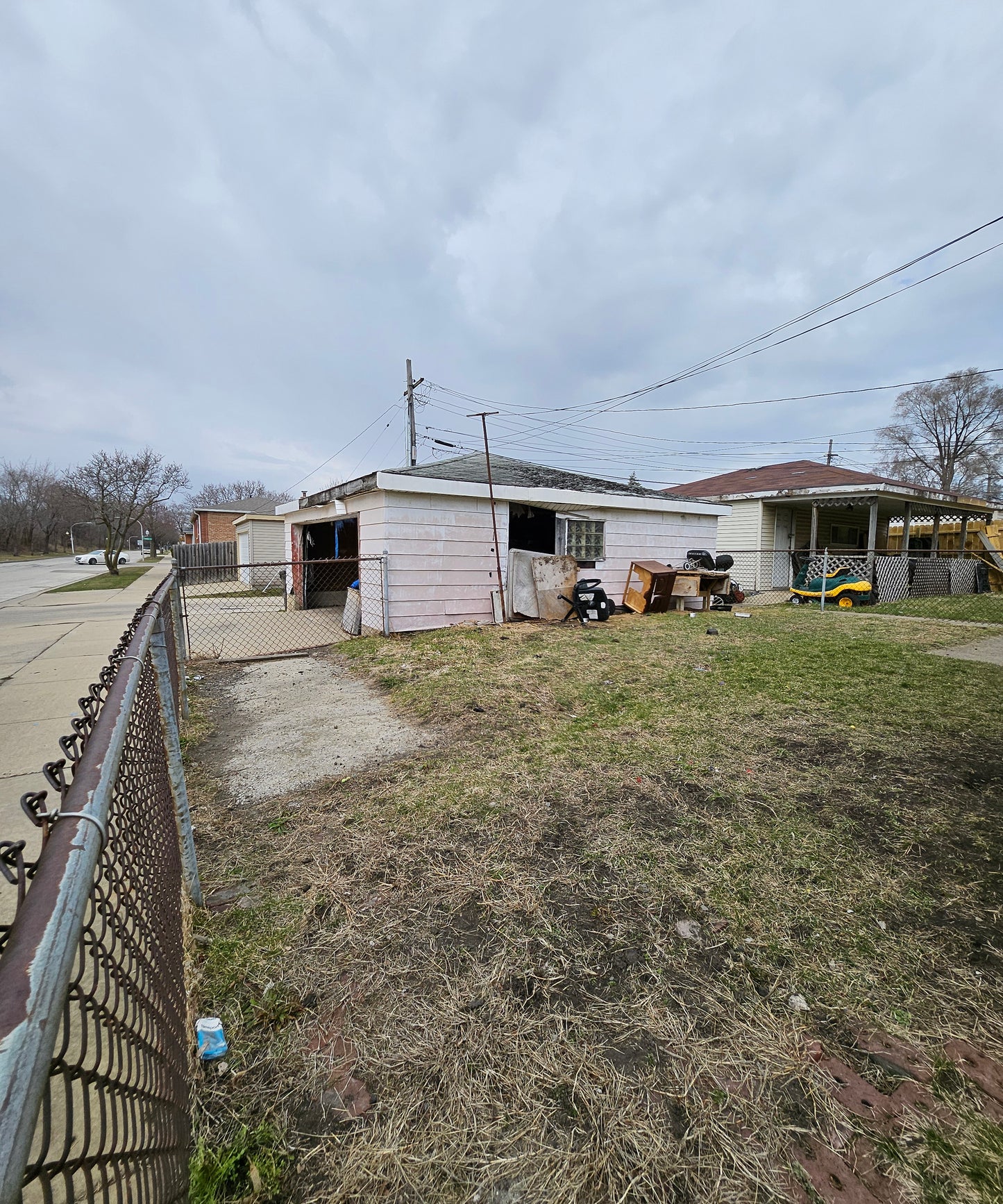 🏚 Off-Market Deal – Solid Brick Home in Chicago’s Calumet Heights! 🔥