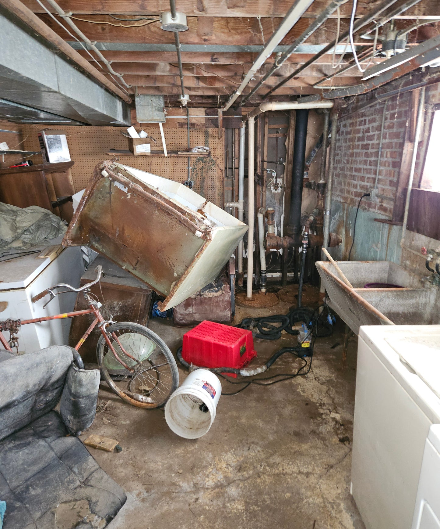 🏚 Off-Market Deal – Solid Brick Home in Chicago’s Calumet Heights! 🔥