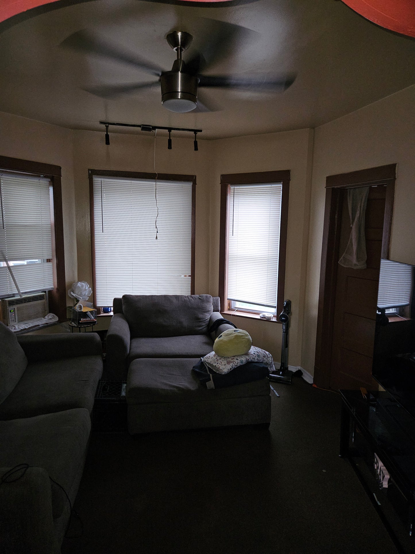 South Chicago Multi-Unit + Coach House | 10 Bed, 4 Bath