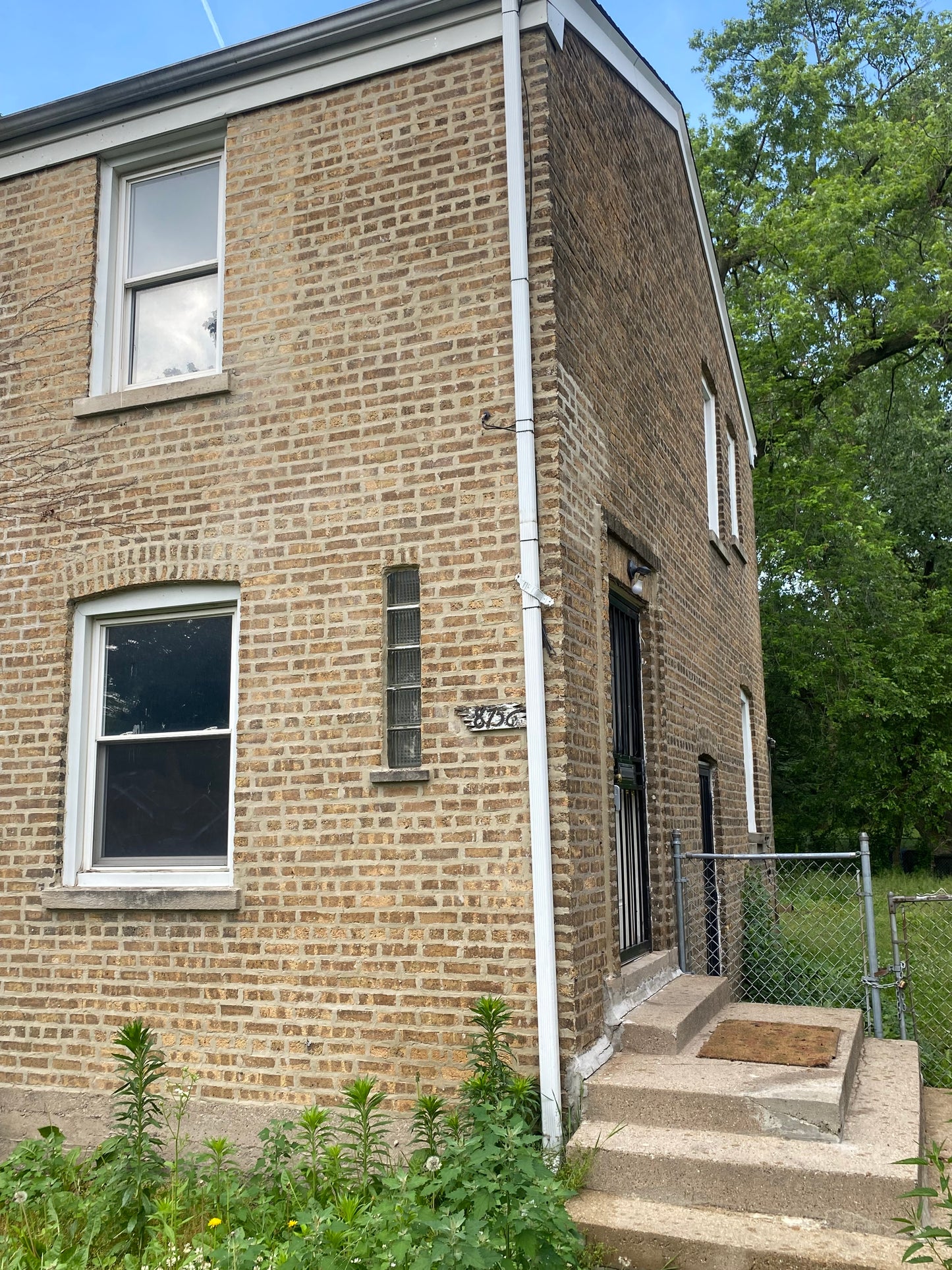 Calumet Heights - Brick 2/1 TownHouse