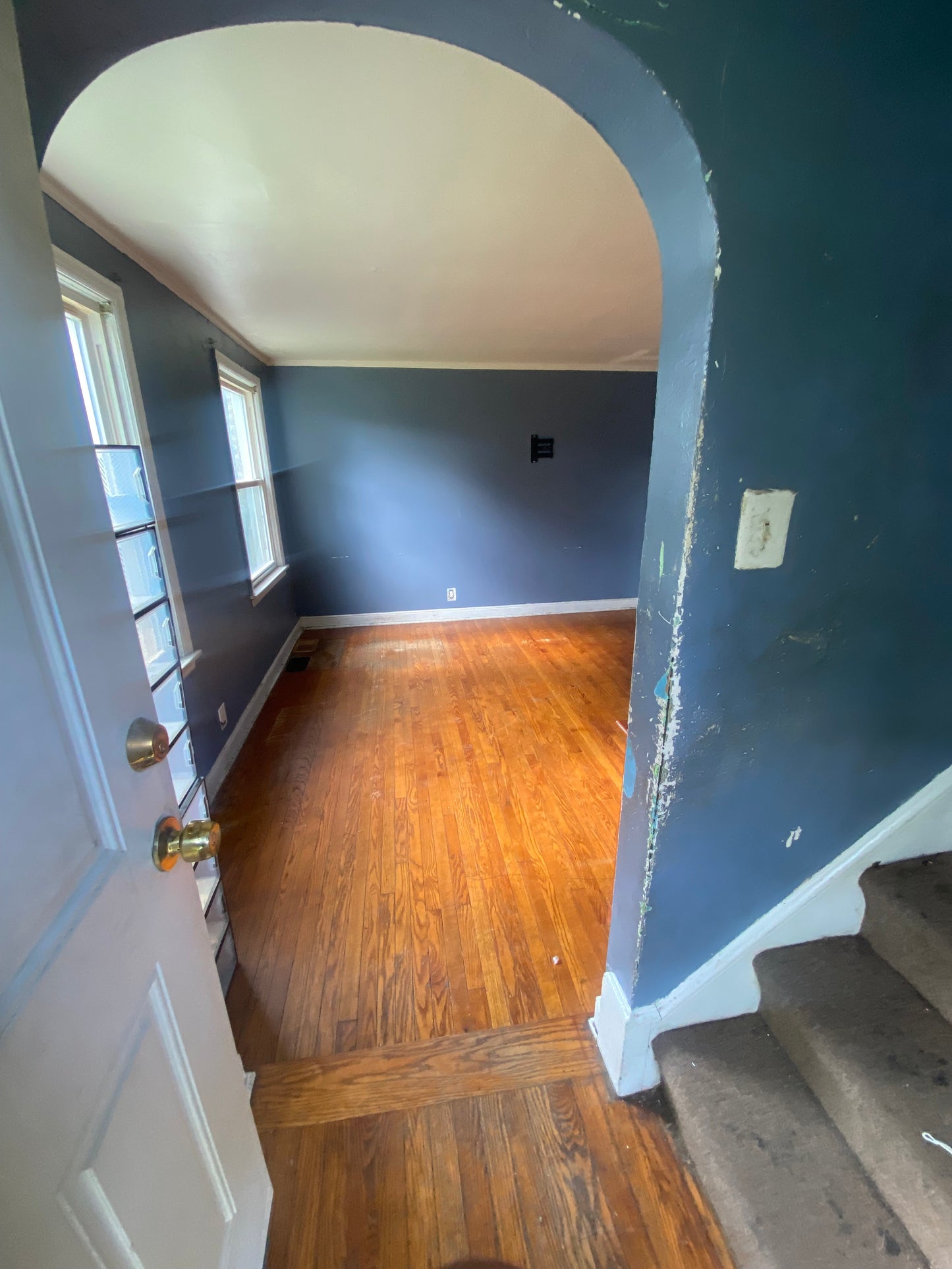 Calumet Heights - Brick 2/1 TownHouse
