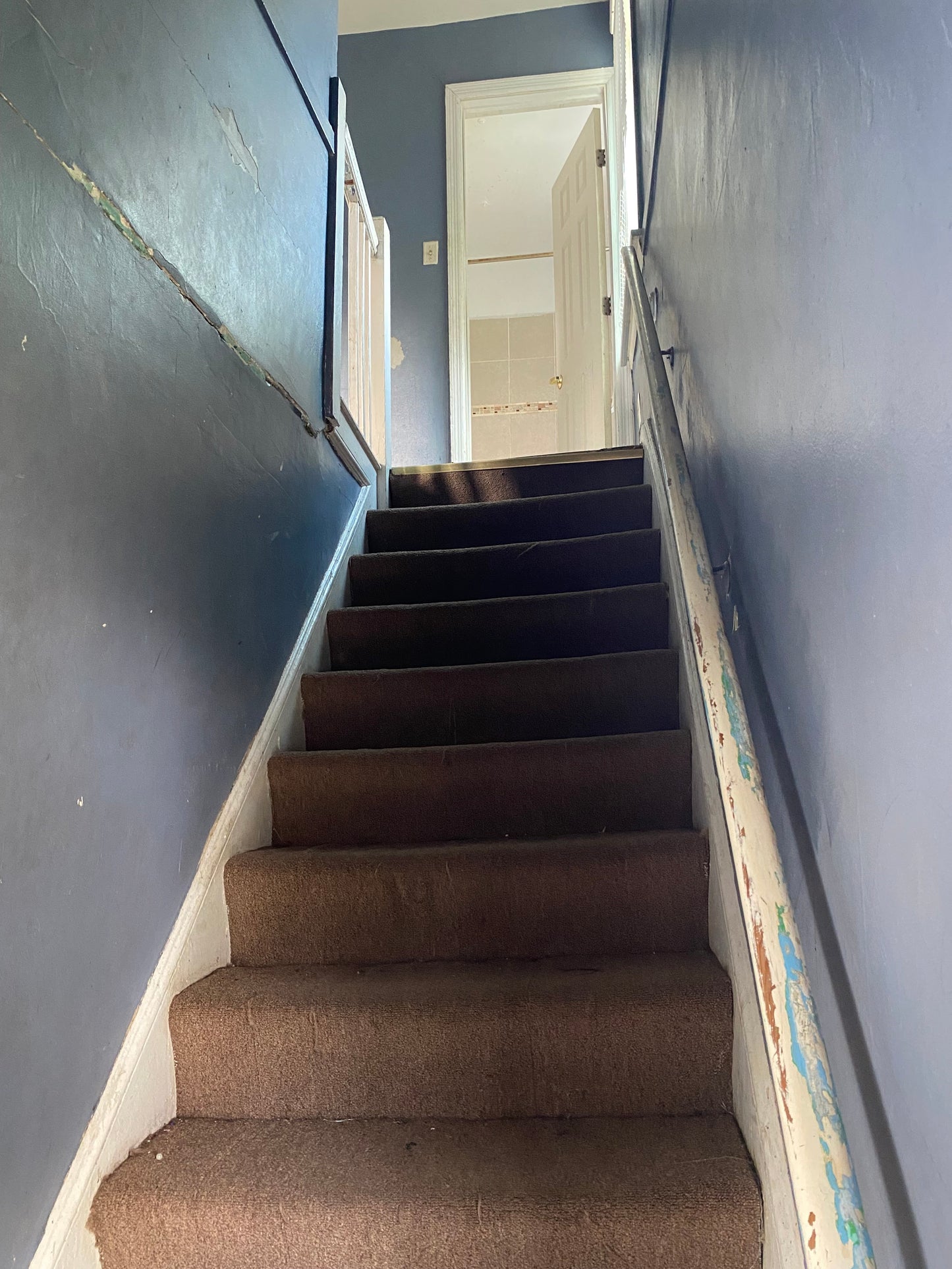 Calumet Heights - Brick 2/1 TownHouse