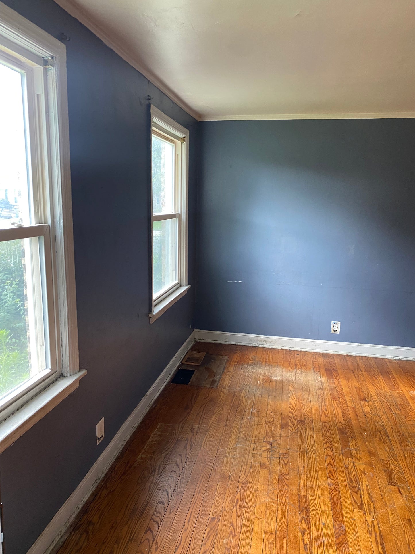Calumet Heights - Brick 2/1 TownHouse