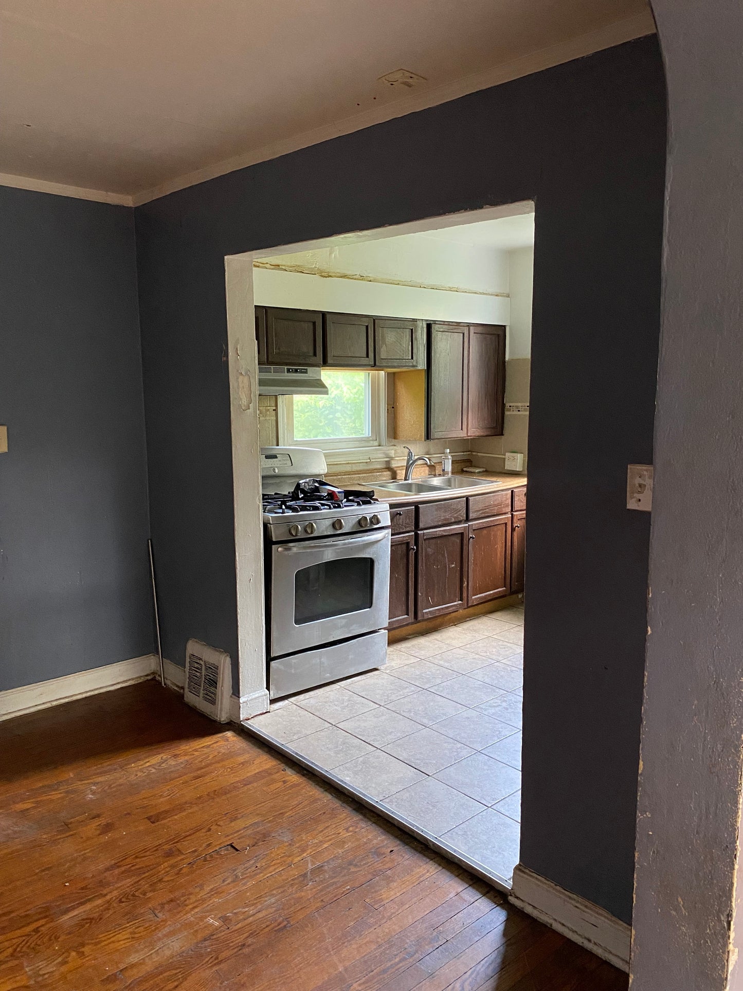 Calumet Heights - Brick 2/1 TownHouse