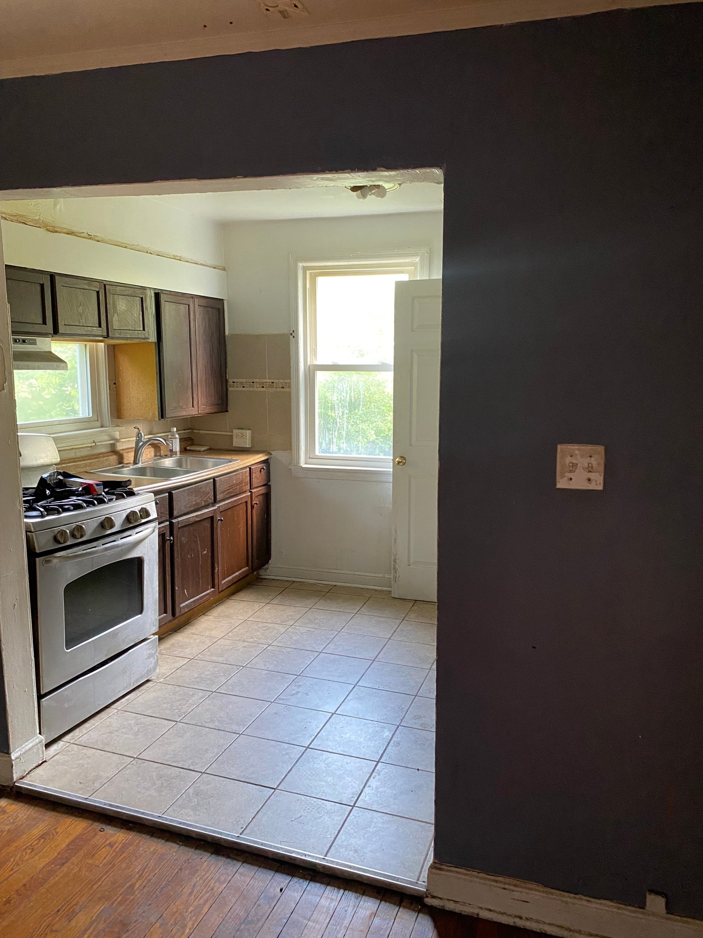 Calumet Heights - Brick 2/1 TownHouse