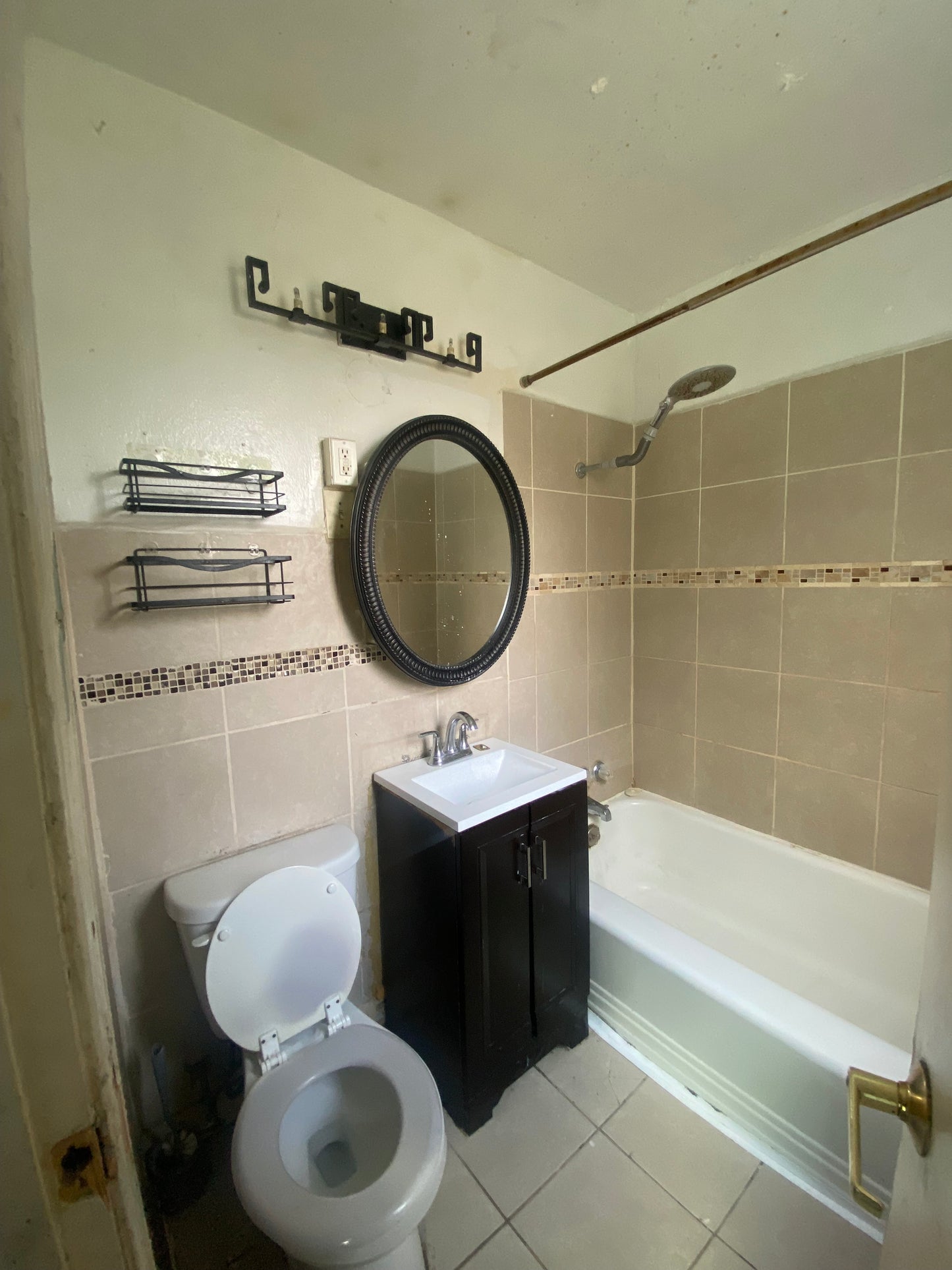 Calumet Heights - Brick 2/1 TownHouse