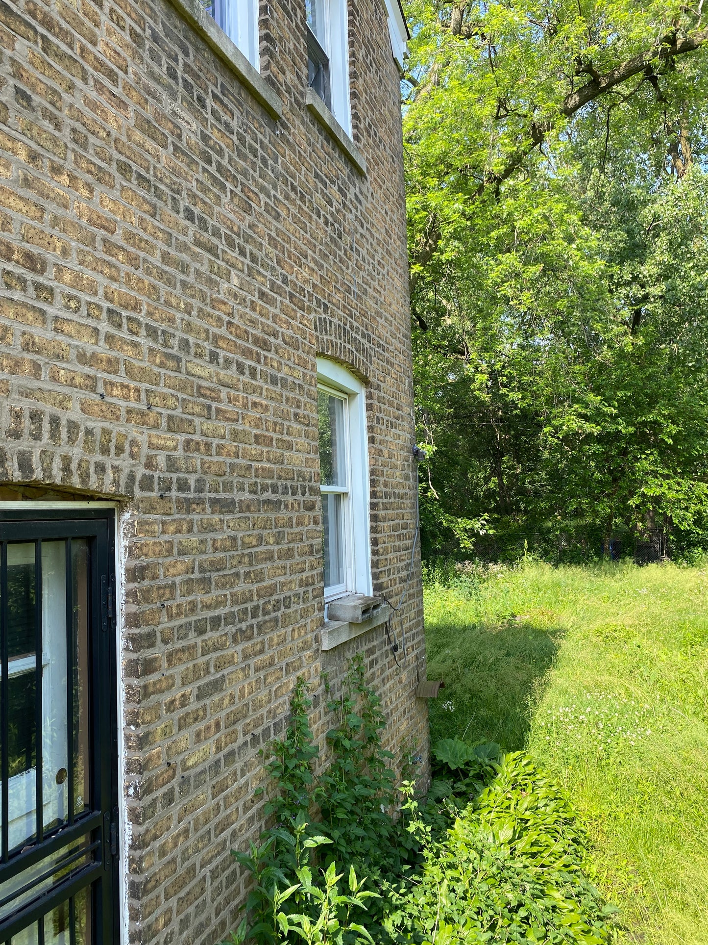 Calumet Heights - Brick 2/1 TownHouse
