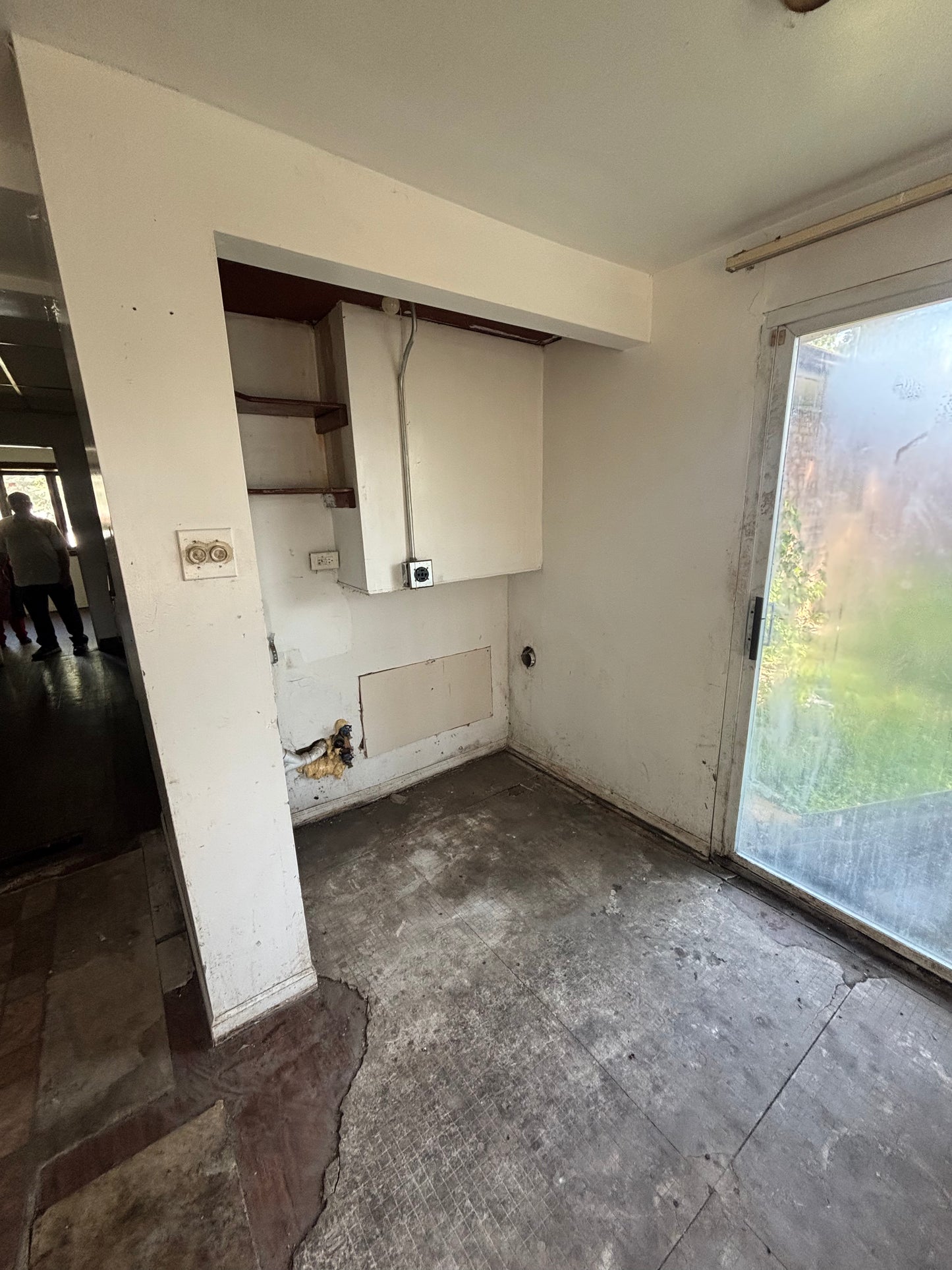 Lansing 3/1 Brick Home - Flip or Hold - Priced to Move!