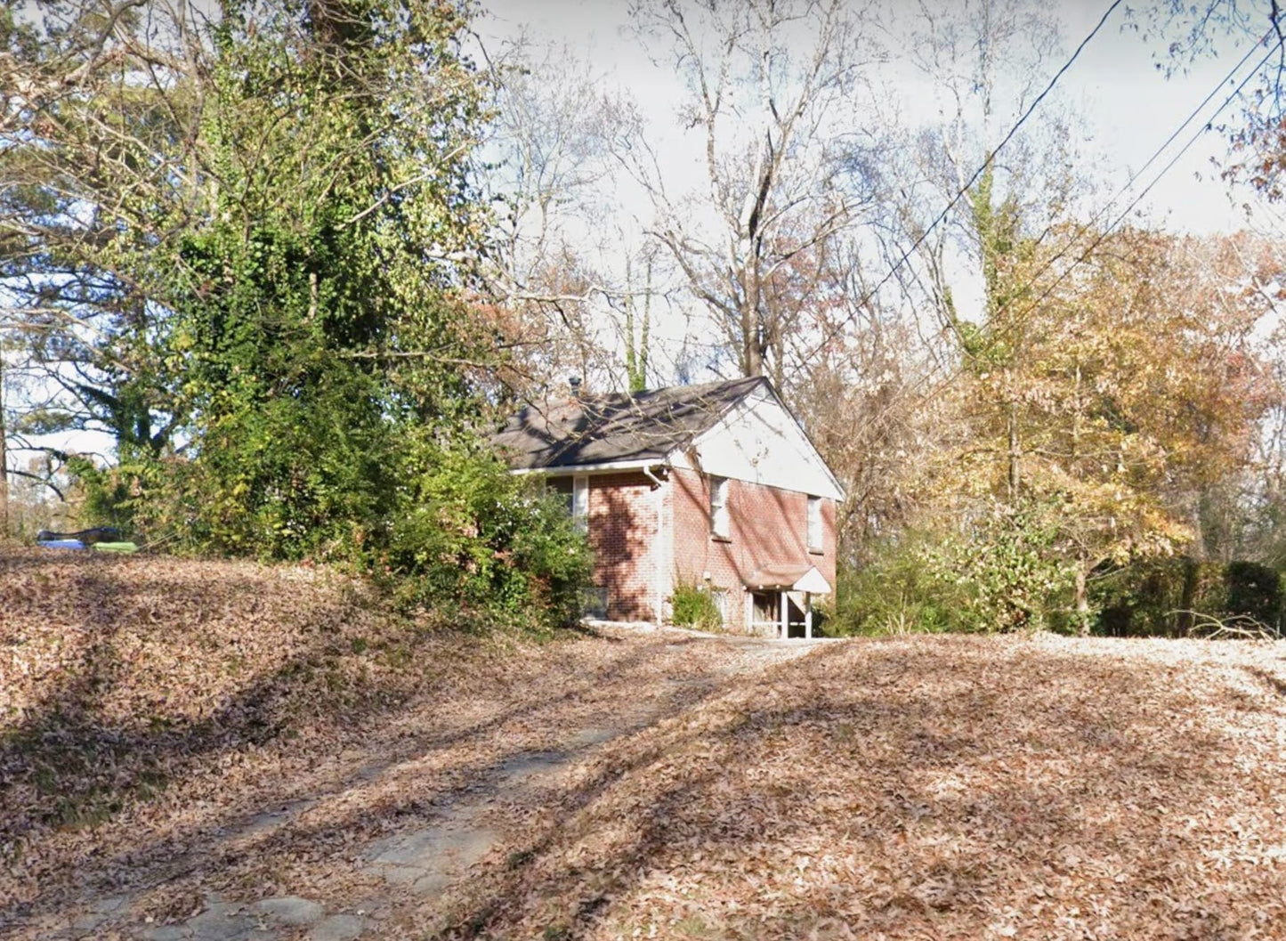 Collier Heights, Atlanta 2BR Brick w/ Non-Paying Tenant – Light Reno, Big Upside