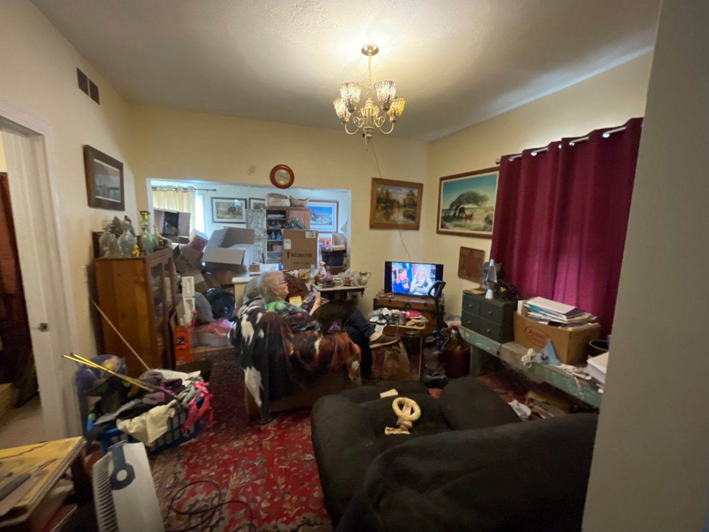 Elgin, IL - Single Family 2Bedroom House