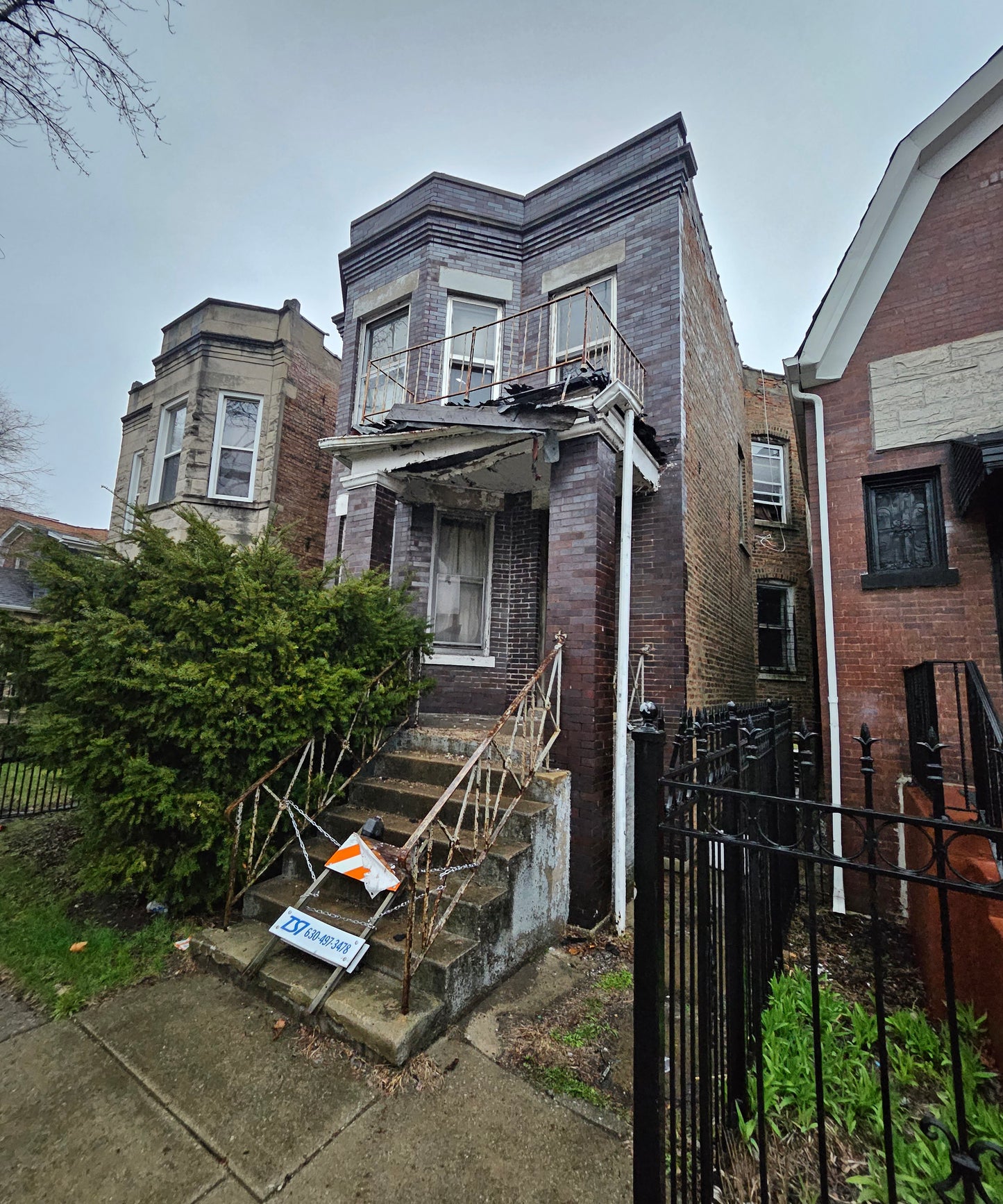 🔥 Off-Market 2-Unit in Booming Woodlawn – High ROI Potential! 🏚