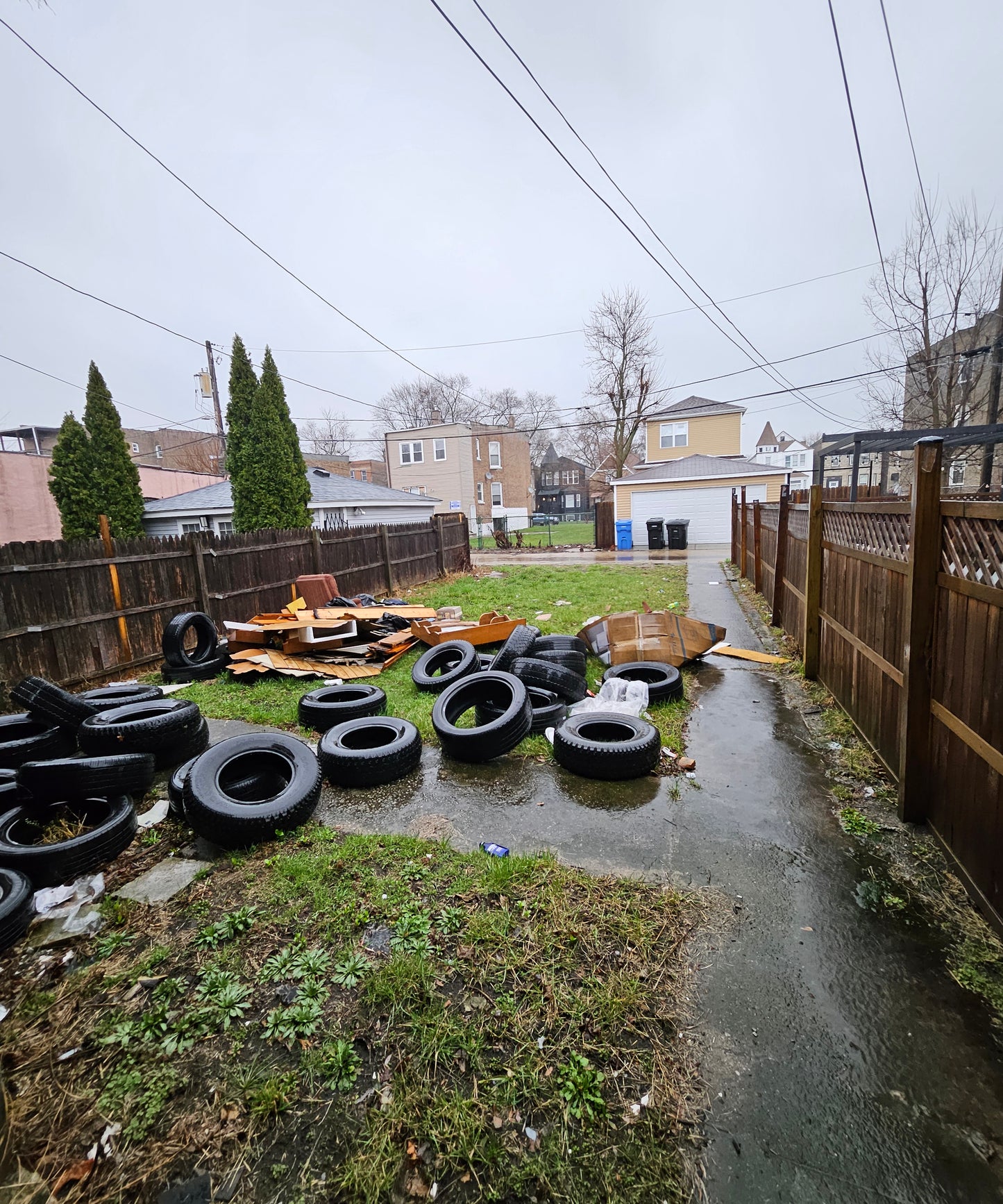 🔥 Off-Market 2-Unit in Booming Woodlawn – High ROI Potential! 🏚
