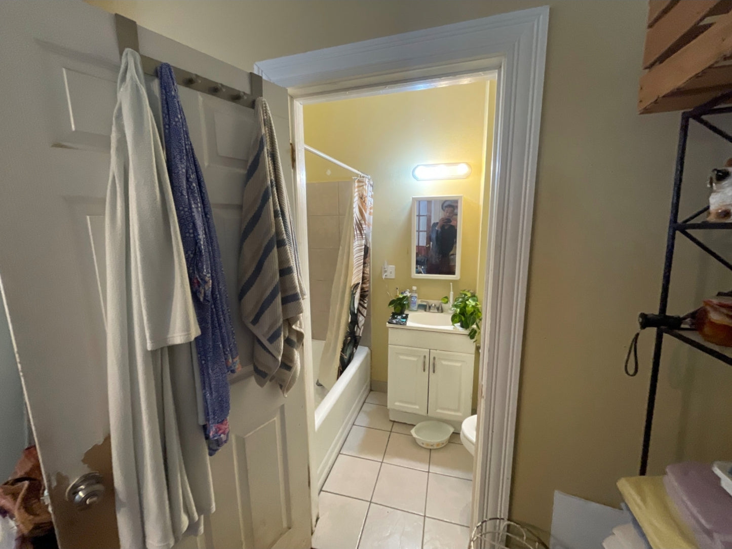 Elgin, IL - Single Family 2Bedroom House