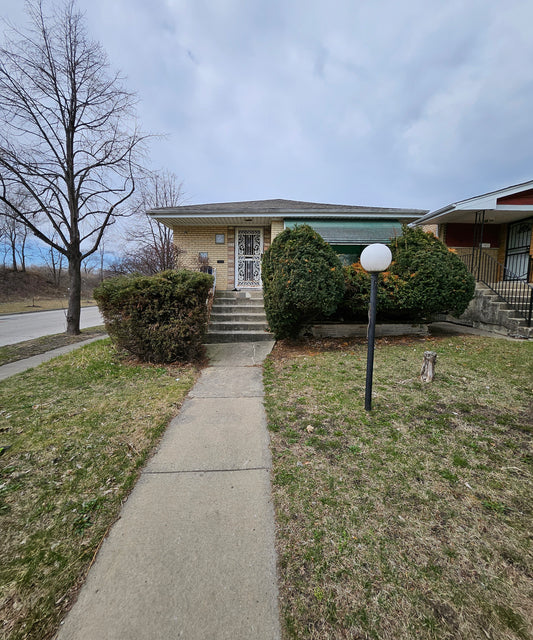 🏚 Off-Market Deal – Solid Brick Home in Chicago’s Calumet Heights! 🔥
