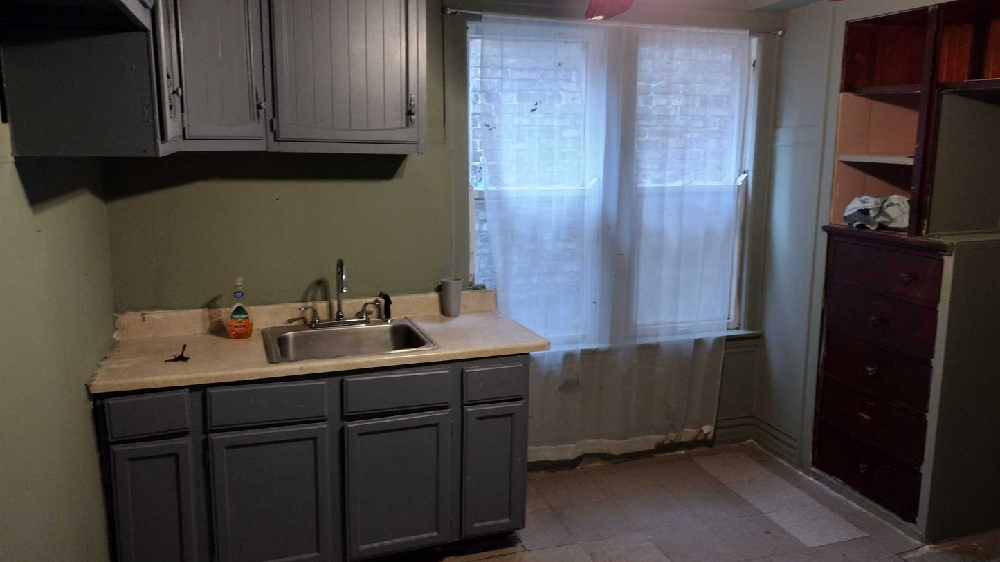 RARE 4 Unit In Lithuanian Plaza Chicago!