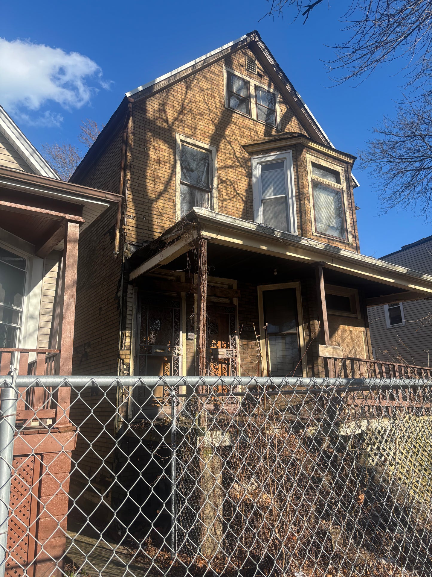 🏠 Off-Market 2-Unit Property in South Chicago Near Lake Shore Drive – Prime Investment Opportunity! 💰