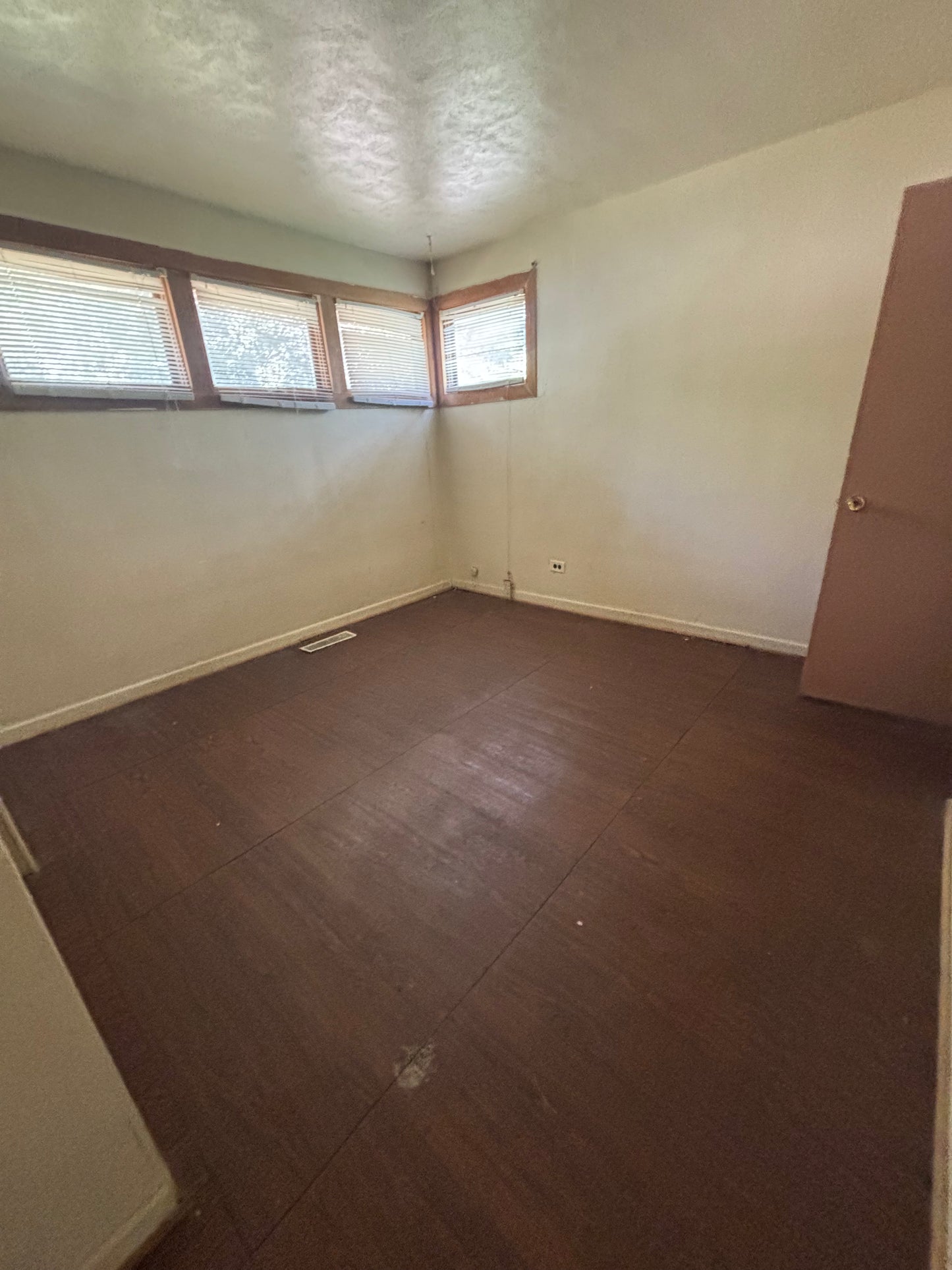 Lansing 3/1 Brick Home - Flip or Hold - Priced to Move!