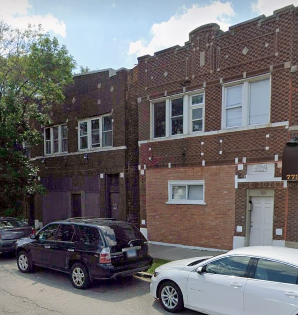 RARE 4 Unit In Lithuanian Plaza Chicago!