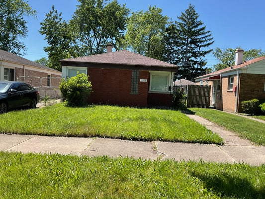 🧱 Turnkey-Ready Brick in Calumet Park – Just Needs Cosmetics