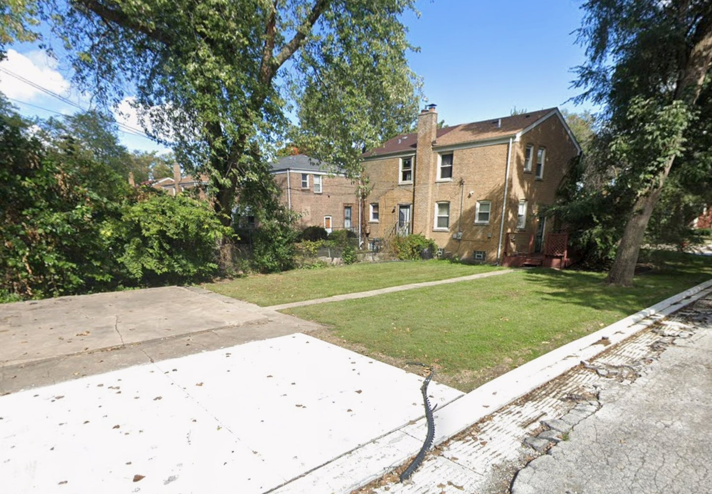 Calumet Heights - Brick 2/1 TownHouse