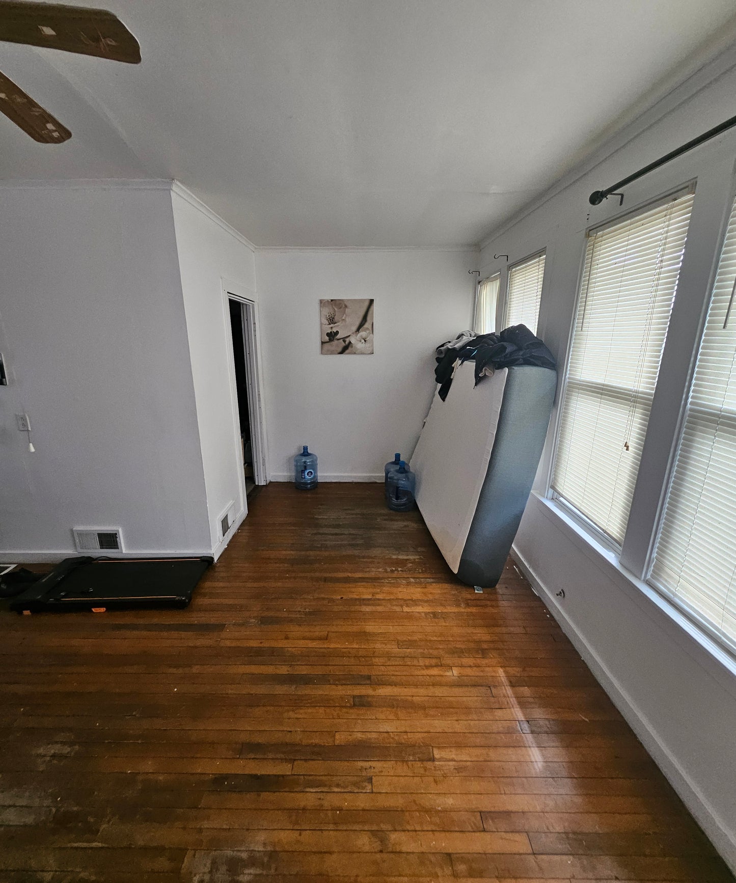 🏚 Undervalued SFH in Bensenville – Flip or Hold for Big Gains 🚀