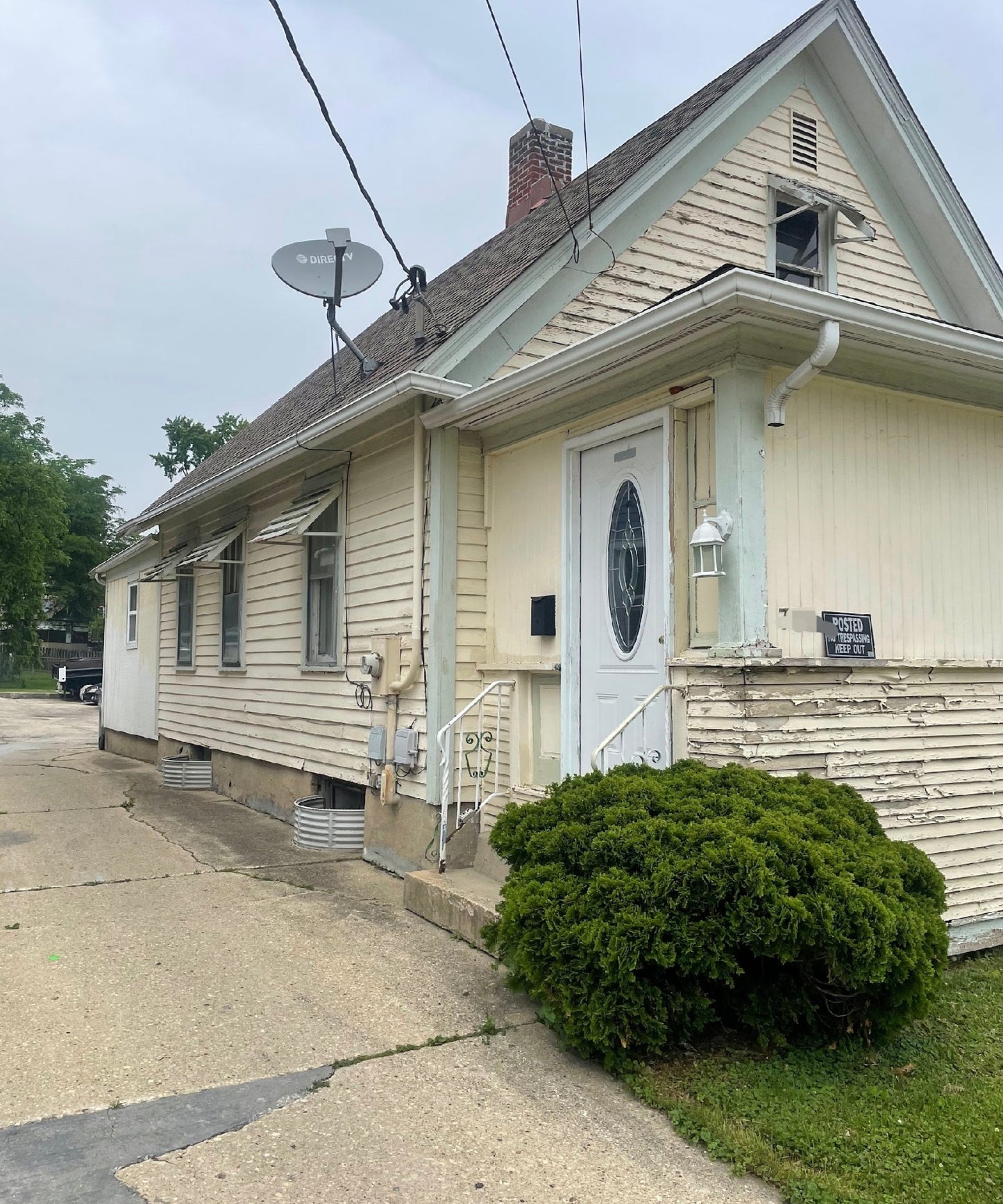 Elgin, IL - Single Family 2Bedroom House