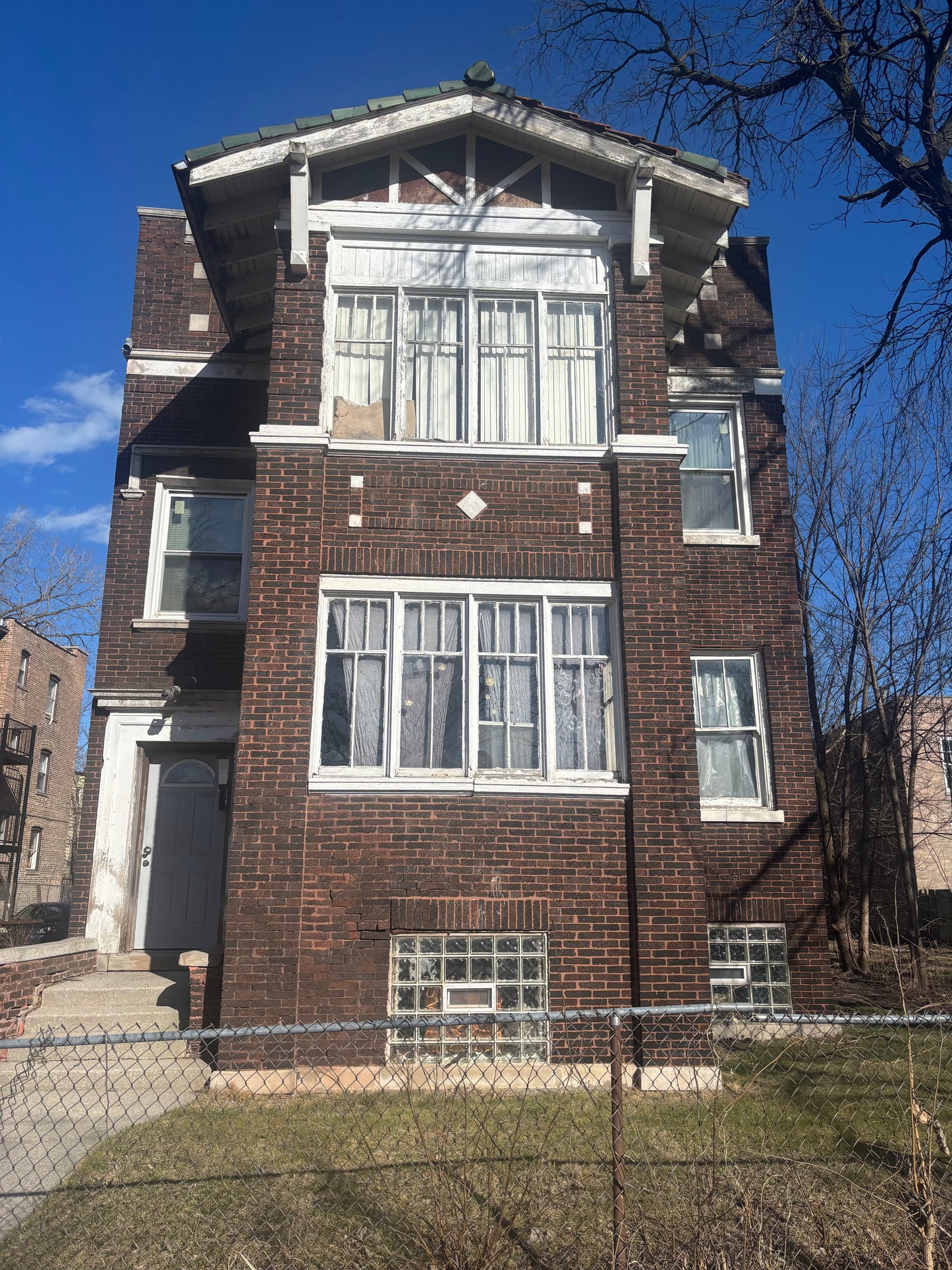 🏡 Off-Market 2-Unit Property in Grand Crossing – Massive Investment Opportunity! 💸