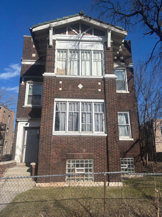 🏡 Off-Market 2-Unit Property in Grand Crossing – Massive Investment Opportunity! 💸