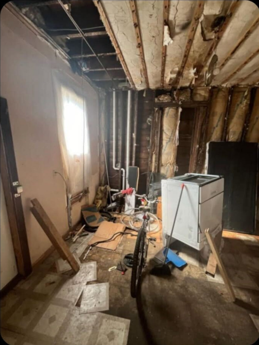 🏚South Chicago 3-Unit - Fixer Upper Special, Huge Spread!🚀