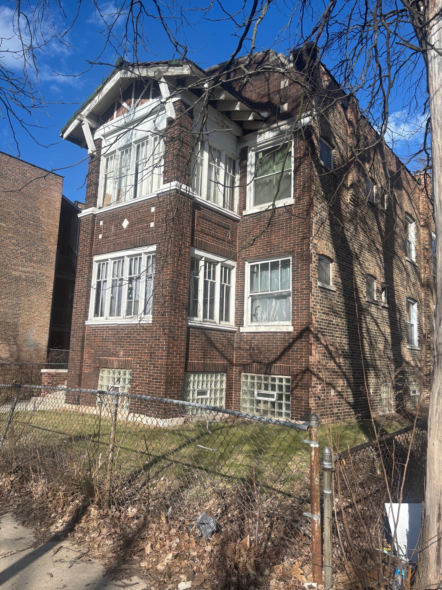 🏡 Off-Market 2-Unit Property in Grand Crossing – Massive Investment Opportunity! 💸