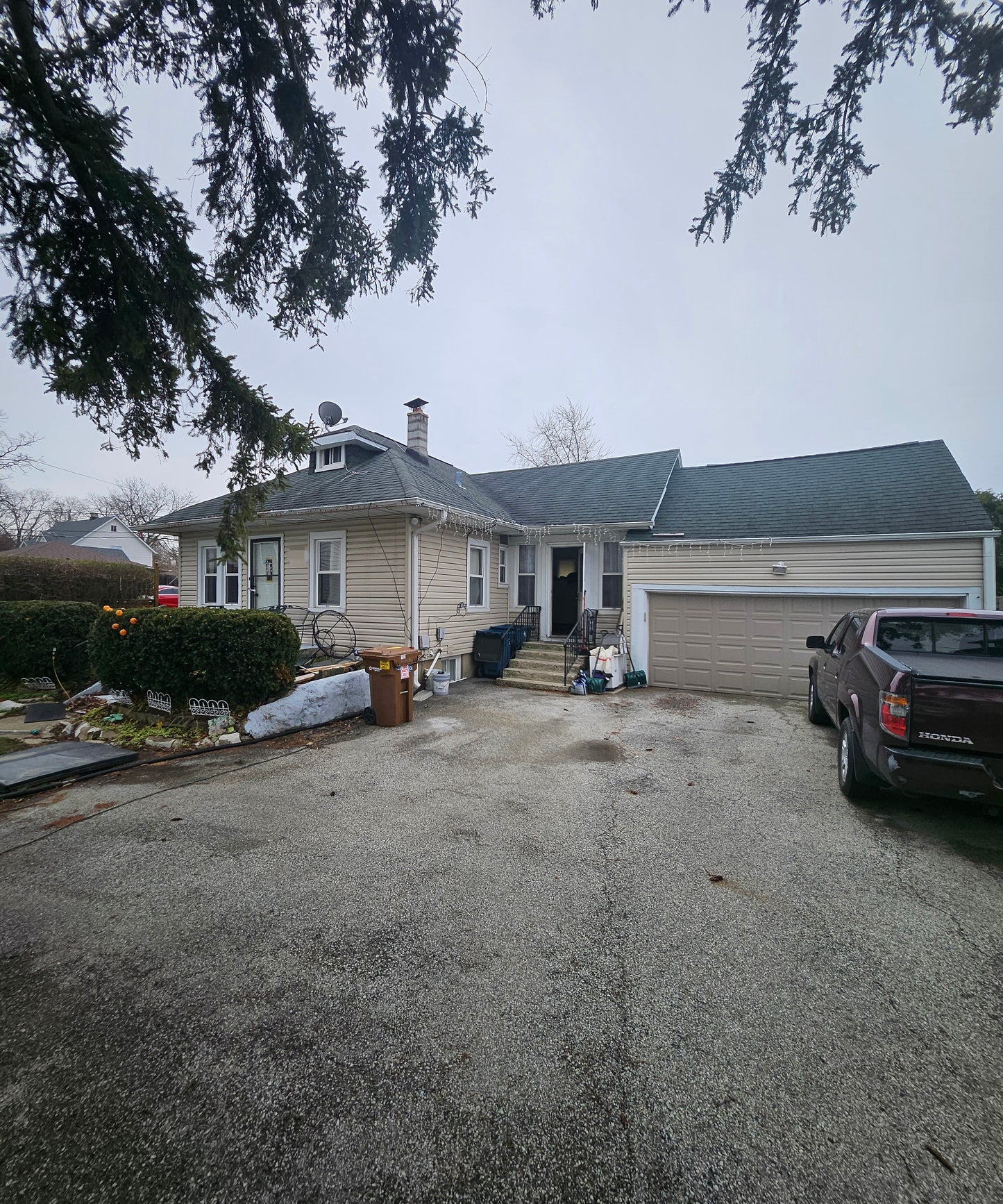 🏚 Undervalued SFH in Bensenville – Flip or Hold for Big Gains 🚀